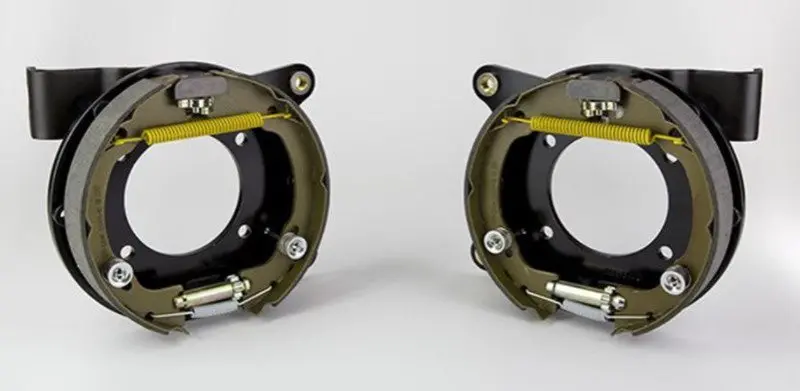 Wilwood Brackets (2) - Disc/Drum Ford 8.8 Special - 3.15In Bearing 2.50In Offset 1Pc 0.81In Rotor 1