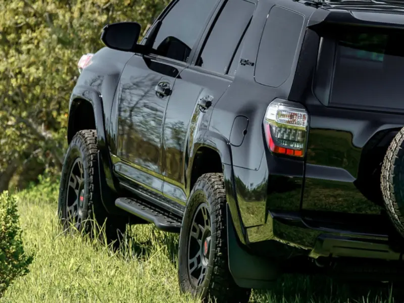 Cali Raised 10-24 Toyota 4Runner Step Ed Bolt On Rock Sliders - Kick Out/Pwdrcoat Plate/Pwdr 1