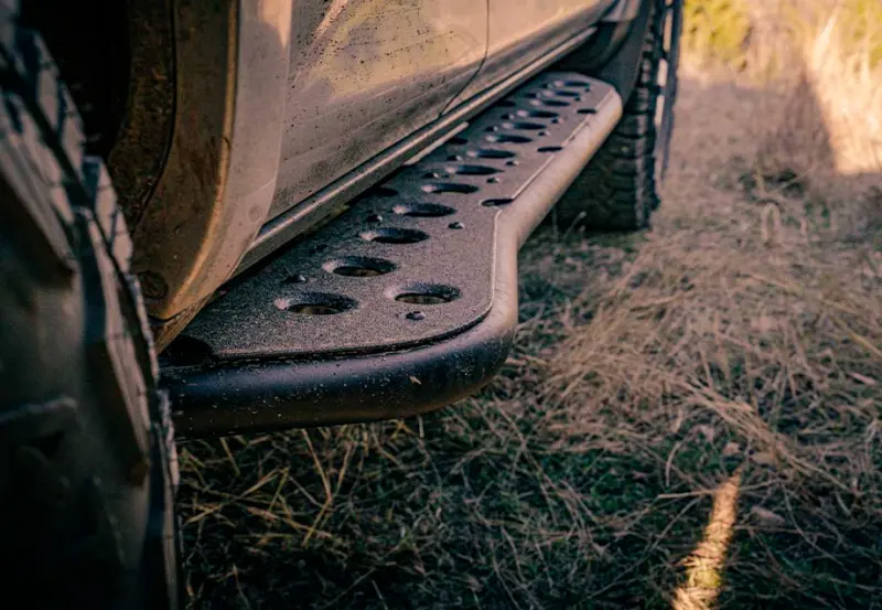Cali Raised 05-23 Toyota Tacoma Step Ed Rock Sliders - Double Cab Short Bed W/ Kick Out/Bed Liner 1